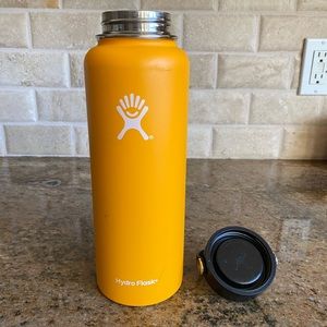 Retired color (mango) 40oz hydroflask!